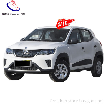 La Cina ha realizzato auto elettriche per auto elettriche Dongfeng E30 di alta qualità con auto nuove ad alte prestazioni